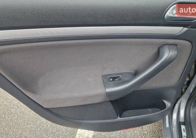 Серый Фольксваген Гольф, объемом двигателя 1.4 л и пробегом 229 тыс. км за 5432 $, фото 62 на Automoto.ua