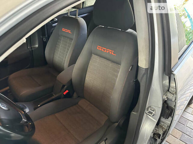 Серый Фольксваген Гольф, объемом двигателя 1.6 л и пробегом 143 тыс. км за 6999 $, фото 19 на Automoto.ua