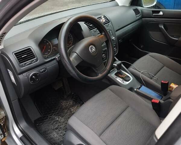 Сірий Фольксваген Гольф, об'ємом двигуна 1.6 л та пробігом 246 тис. км за 6400 $, фото 11 на Automoto.ua