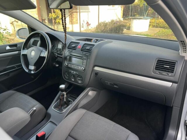 Серый Фольксваген Гольф, объемом двигателя 1.4 л и пробегом 260 тыс. км за 5900 $, фото 7 на Automoto.ua