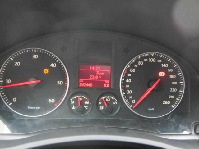 Серый Фольксваген Гольф, объемом двигателя 1.9 л и пробегом 242 тыс. км за 1700 $, фото 12 на Automoto.ua