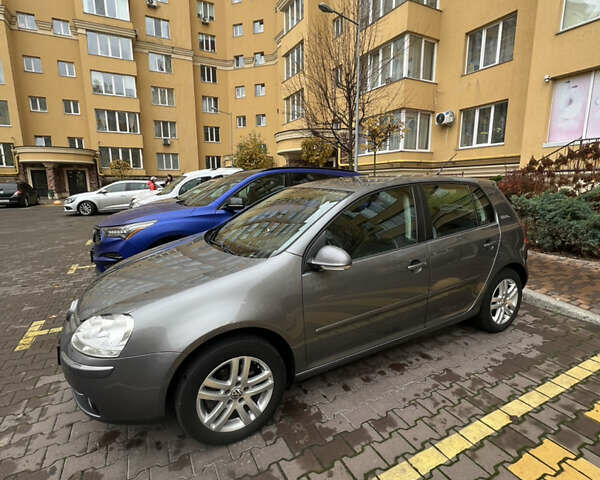 Серый Фольксваген Гольф, объемом двигателя 1.6 л и пробегом 220 тыс. км за 6300 $, фото 7 на Automoto.ua