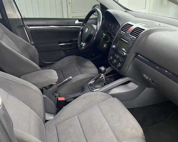 Серый Фольксваген Гольф, объемом двигателя 1.97 л и пробегом 282 тыс. км за 6500 $, фото 7 на Automoto.ua