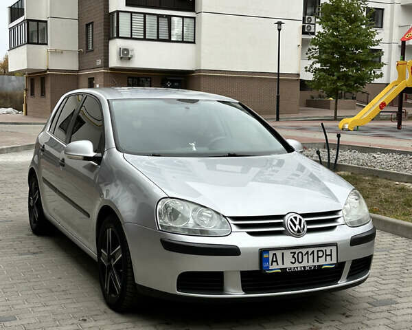 Фольксваген Гольф 2006 в Киеве на Automoto.ua Серый Фольксваген Гольф, объемом двигателя 1.6 л и пробегом 225 тыс. км за 5900 $, фото 2 на Automoto.ua