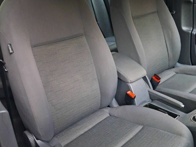 Сірий Фольксваген Гольф, об'ємом двигуна 1.6 л та пробігом 212 тис. км за 5880 $, фото 15 на Automoto.ua