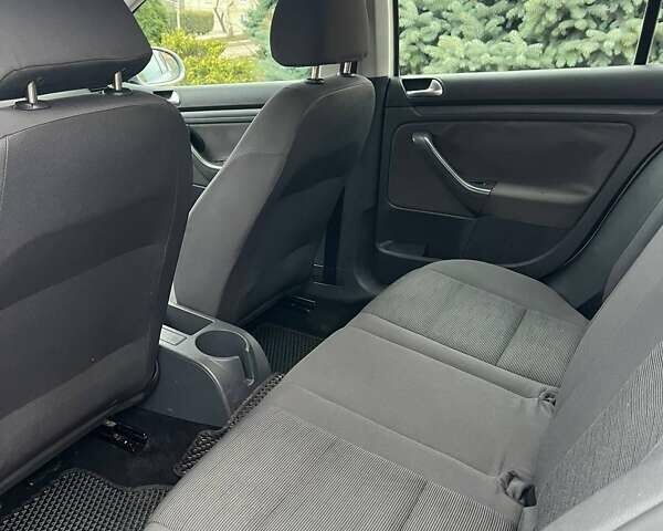 Серый Фольксваген Гольф, объемом двигателя 1.6 л и пробегом 209 тыс. км за 5900 $, фото 9 на Automoto.ua