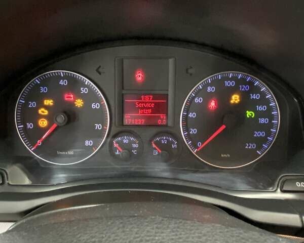 Серый Фольксваген Гольф, объемом двигателя 1.39 л и пробегом 172 тыс. км за 5500 $, фото 7 на Automoto.ua