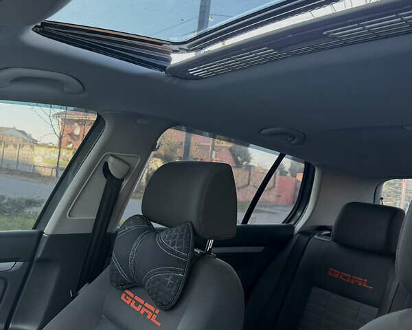 Серый Фольксваген Гольф, объемом двигателя 1.6 л и пробегом 232 тыс. км за 5900 $, фото 4 на Automoto.ua