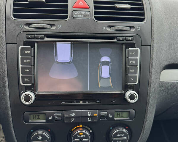 Сірий Фольксваген Гольф, об'ємом двигуна 1.6 л та пробігом 179 тис. км за 6899 $, фото 31 на Automoto.ua