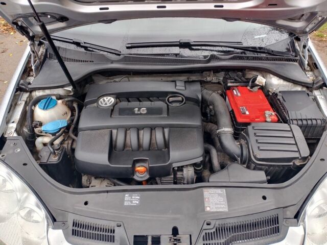 Фольксваген Гольф 2006 в Белой Церкве на Automoto.ua Серый Фольксваген Гольф, объемом двигателя 1.6 л и пробегом 242 тыс. км за 5400 $, фото 8 на Automoto.ua
