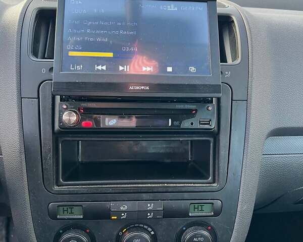 Серый Фольксваген Гольф, объемом двигателя 1.4 л и пробегом 200 тыс. км за 3900 $, фото 27 на Automoto.ua