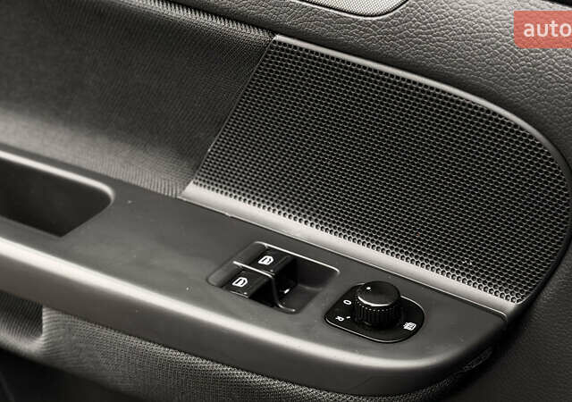 Серый Фольксваген Гольф, объемом двигателя 1.4 л и пробегом 239 тыс. км за 5150 $, фото 29 на Automoto.ua