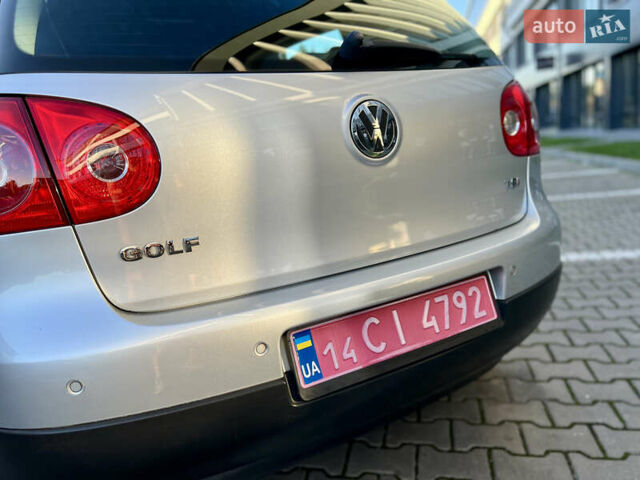 Сірий Фольксваген Гольф, об'ємом двигуна 1.4 л та пробігом 185 тис. км за 6450 $, фото 52 на Automoto.ua