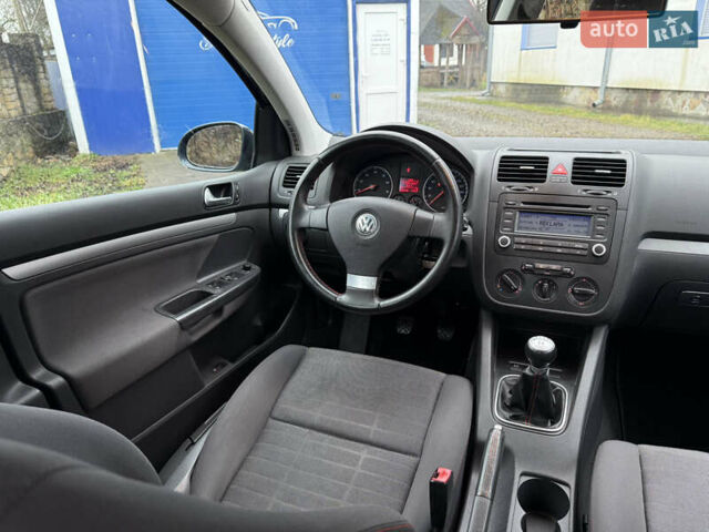 Серый Фольксваген Гольф, объемом двигателя 1.4 л и пробегом 236 тыс. км за 5500 $, фото 9 на Automoto.ua