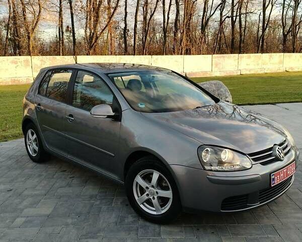 Серый Фольксваген Гольф, объемом двигателя 1.6 л и пробегом 264 тыс. км за 6200 $, фото 6 на Automoto.ua