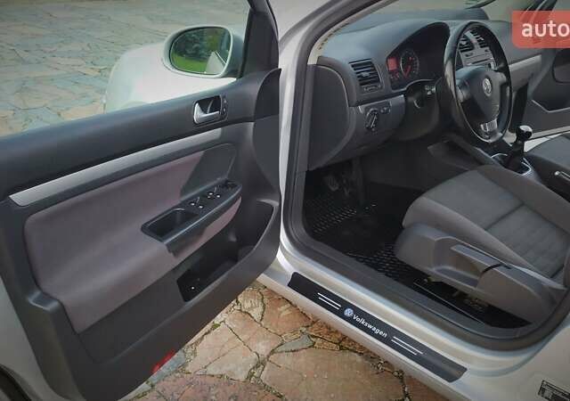 Серый Фольксваген Гольф, объемом двигателя 0 л и пробегом 200 тыс. км за 7100 $, фото 96 на Automoto.ua