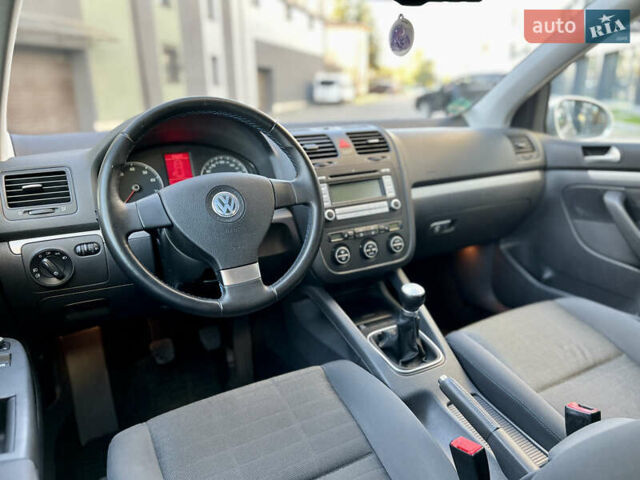 Сірий Фольксваген Гольф, об'ємом двигуна 1.4 л та пробігом 185 тис. км за 6450 $, фото 89 на Automoto.ua