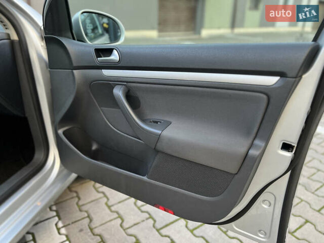 Сірий Фольксваген Гольф, об'ємом двигуна 1.4 л та пробігом 185 тис. км за 6450 $, фото 102 на Automoto.ua