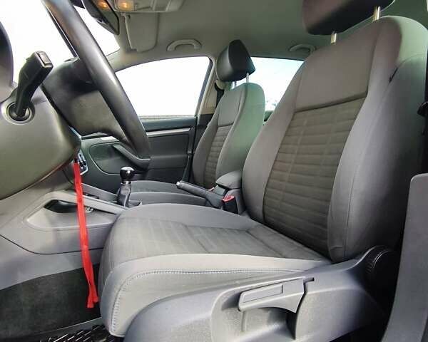 Серый Фольксваген Гольф, объемом двигателя 1.4 л и пробегом 221 тыс. км за 5600 $, фото 30 на Automoto.ua