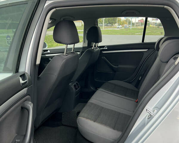 Серый Фольксваген Гольф, объемом двигателя 1.4 л и пробегом 229 тыс. км за 4600 $, фото 16 на Automoto.ua