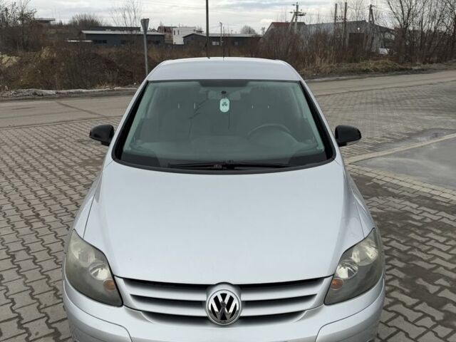 Серый Фольксваген Гольф, объемом двигателя 1.6 л и пробегом 220 тыс. км за 4700 $, фото 4 на Automoto.ua