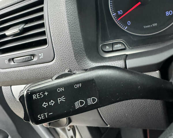 Сірий Фольксваген Гольф, об'ємом двигуна 1.6 л та пробігом 209 тис. км за 5999 $, фото 23 на Automoto.ua