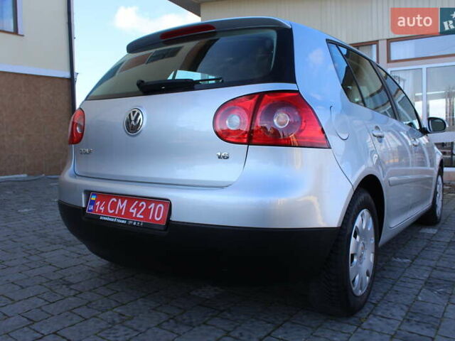 Серый Фольксваген Гольф, объемом двигателя 1.6 л и пробегом 195 тыс. км за 5990 $, фото 24 на Automoto.ua