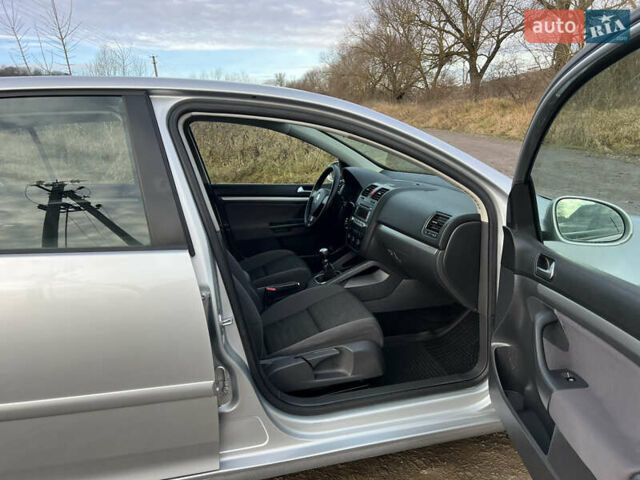 Серый Фольксваген Гольф, объемом двигателя 1.4 л и пробегом 189 тыс. км за 5800 $, фото 29 на Automoto.ua