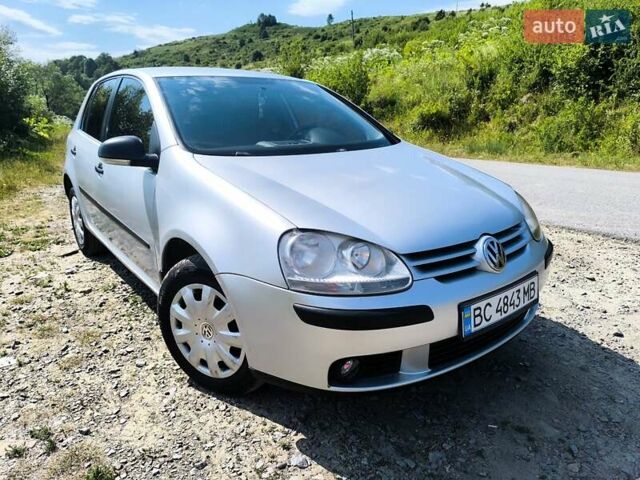 Серый Фольксваген Гольф, объемом двигателя 1.6 л и пробегом 268 тыс. км за 5900 $, фото 1 на Automoto.ua