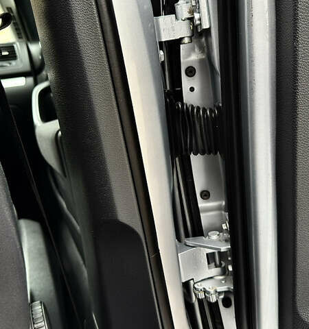 Серый Фольксваген Гольф, объемом двигателя 1.6 л и пробегом 178 тыс. км за 6556 $, фото 44 на Automoto.ua