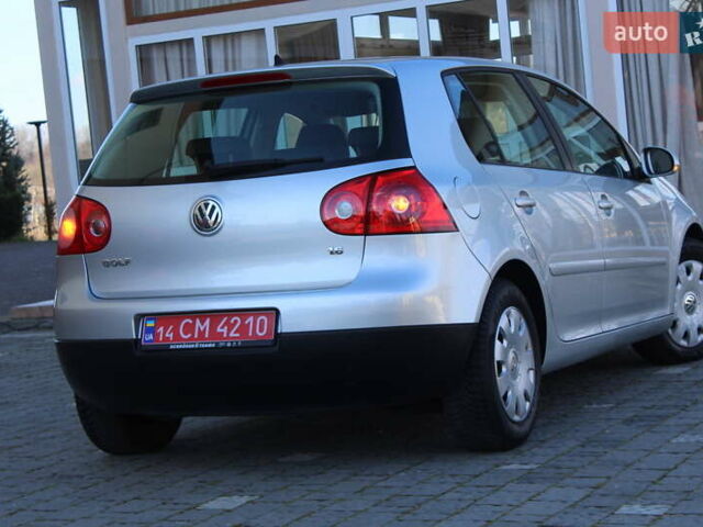 Серый Фольксваген Гольф, объемом двигателя 1.6 л и пробегом 195 тыс. км за 5990 $, фото 19 на Automoto.ua