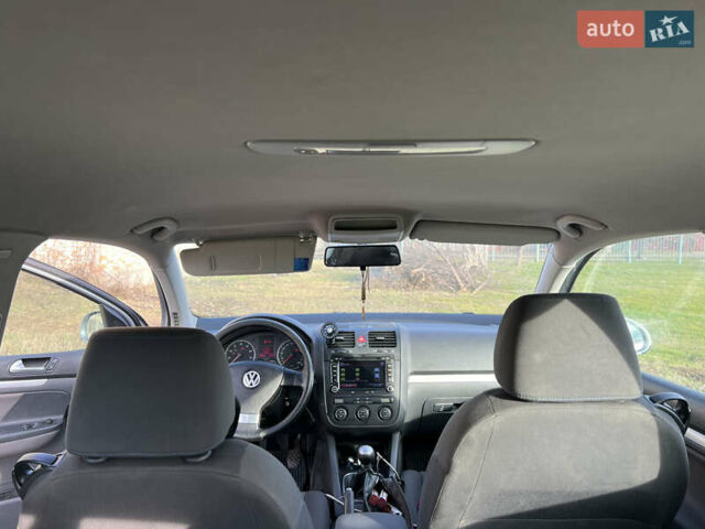 Серый Фольксваген Гольф, объемом двигателя 1.6 л и пробегом 219 тыс. км за 4650 $, фото 19 на Automoto.ua