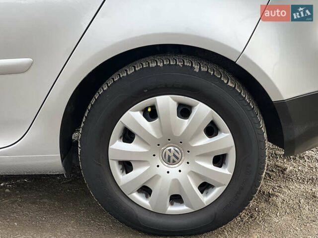 Серый Фольксваген Гольф, объемом двигателя 1.4 л и пробегом 189 тыс. км за 5800 $, фото 40 на Automoto.ua