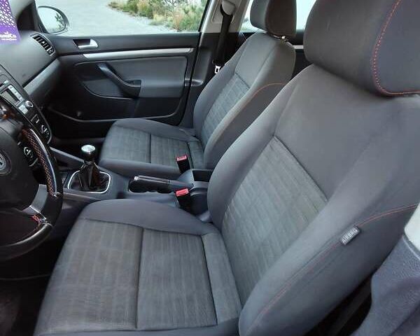 Серый Фольксваген Гольф, объемом двигателя 1.6 л и пробегом 264 тыс. км за 6200 $, фото 13 на Automoto.ua