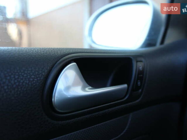 Серый Фольксваген Гольф, объемом двигателя 1.6 л и пробегом 195 тыс. км за 5990 $, фото 42 на Automoto.ua