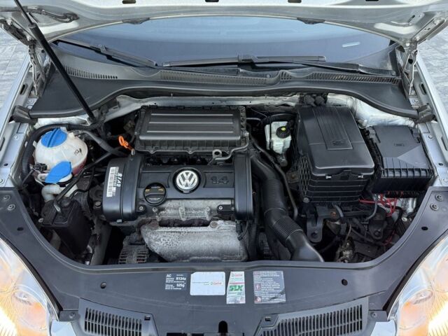 Серый Фольксваген Гольф, объемом двигателя 1.4 л и пробегом 175 тыс. км за 5700 $, фото 22 на Automoto.ua