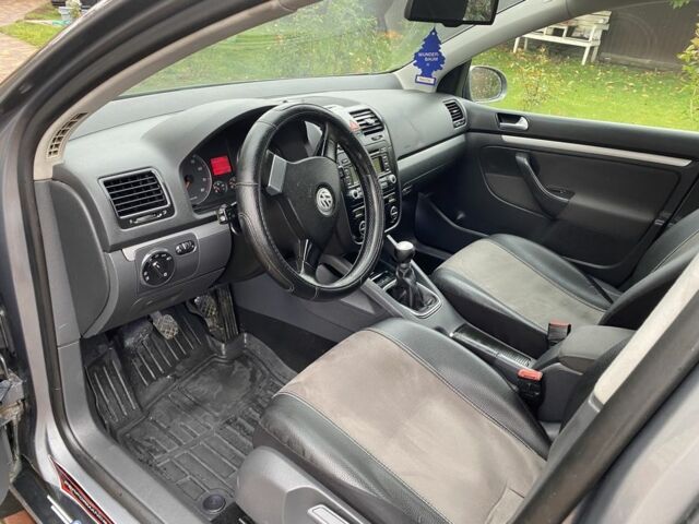 Сірий Фольксваген Гольф, об'ємом двигуна 1.4 л та пробігом 270 тис. км за 4100 $, фото 13 на Automoto.ua