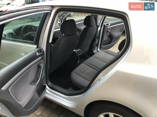 Сірий Фольксваген Гольф, об'ємом двигуна 1.6 л та пробігом 256 тис. км за 5999 $, фото 10 на Automoto.ua