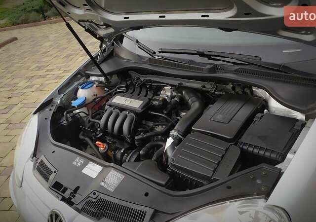 Сірий Фольксваген Гольф, об'ємом двигуна 1.6 л та пробігом 200 тис. км за 6950 $, фото 173 на Automoto.ua