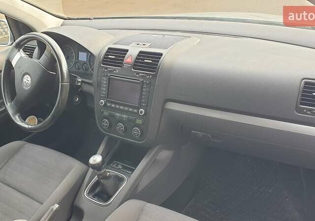 Серый Фольксваген Гольф, объемом двигателя 1.6 л и пробегом 191 тыс. км за 5750 $, фото 6 на Automoto.ua