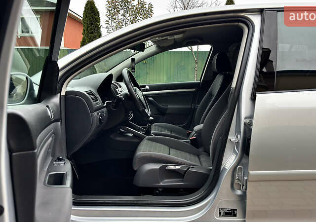 Серый Фольксваген Гольф, объемом двигателя 1.6 л и пробегом 178 тыс. км за 6556 $, фото 27 на Automoto.ua