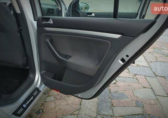 Серый Фольксваген Гольф, объемом двигателя 0 л и пробегом 200 тыс. км за 7100 $, фото 134 на Automoto.ua