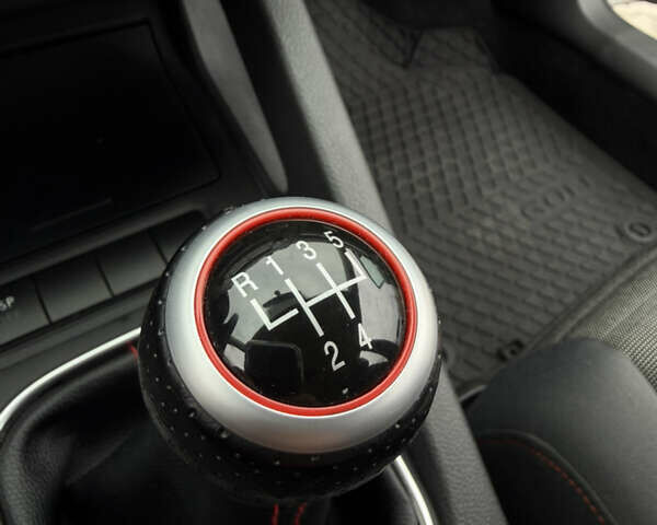 Серый Фольксваген Гольф, объемом двигателя 1.6 л и пробегом 212 тыс. км за 6450 $, фото 45 на Automoto.ua