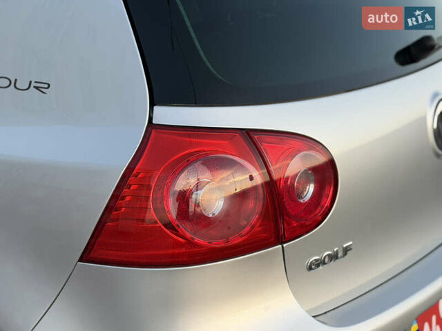 Сірий Фольксваген Гольф, об'ємом двигуна 1.6 л та пробігом 184 тис. км за 8499 $, фото 23 на Automoto.ua
