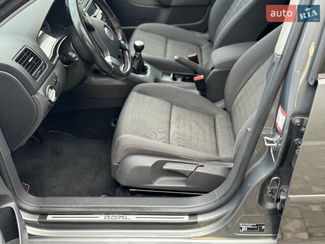 Серый Фольксваген Гольф, объемом двигателя 1.4 л и пробегом 169 тыс. км за 5700 $, фото 40 на Automoto.ua