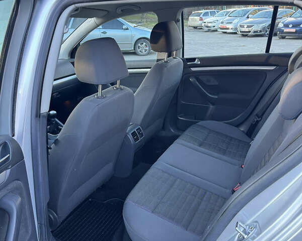 Серый Фольксваген Гольф, объемом двигателя 1.6 л и пробегом 240 тыс. км за 5850 $, фото 15 на Automoto.ua