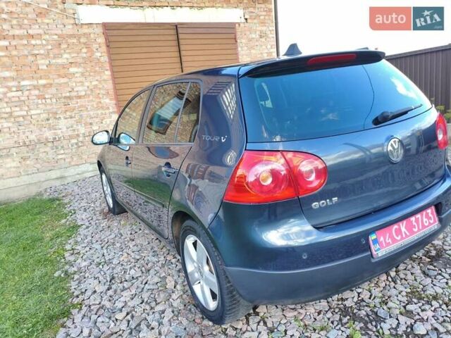Серый Фольксваген Гольф, объемом двигателя 1.4 л и пробегом 221 тыс. км за 5600 $, фото 2 на Automoto.ua
