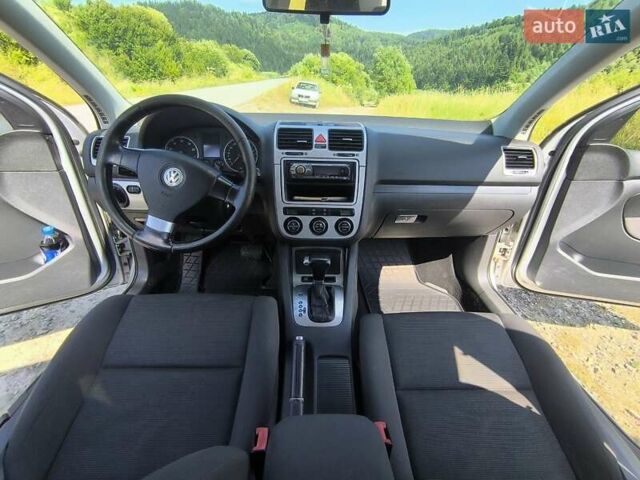 Серый Фольксваген Гольф, объемом двигателя 1.6 л и пробегом 268 тыс. км за 5900 $, фото 23 на Automoto.ua
