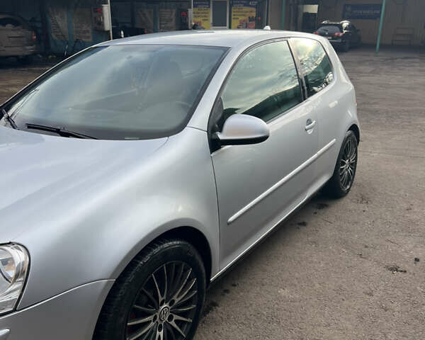 Серый Фольксваген Гольф, объемом двигателя 1.6 л и пробегом 219 тыс. км за 4650 $, фото 5 на Automoto.ua