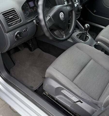 Серый Фольксваген Гольф, объемом двигателя 1.9 л и пробегом 218 тыс. км за 5499 $, фото 2 на Automoto.ua